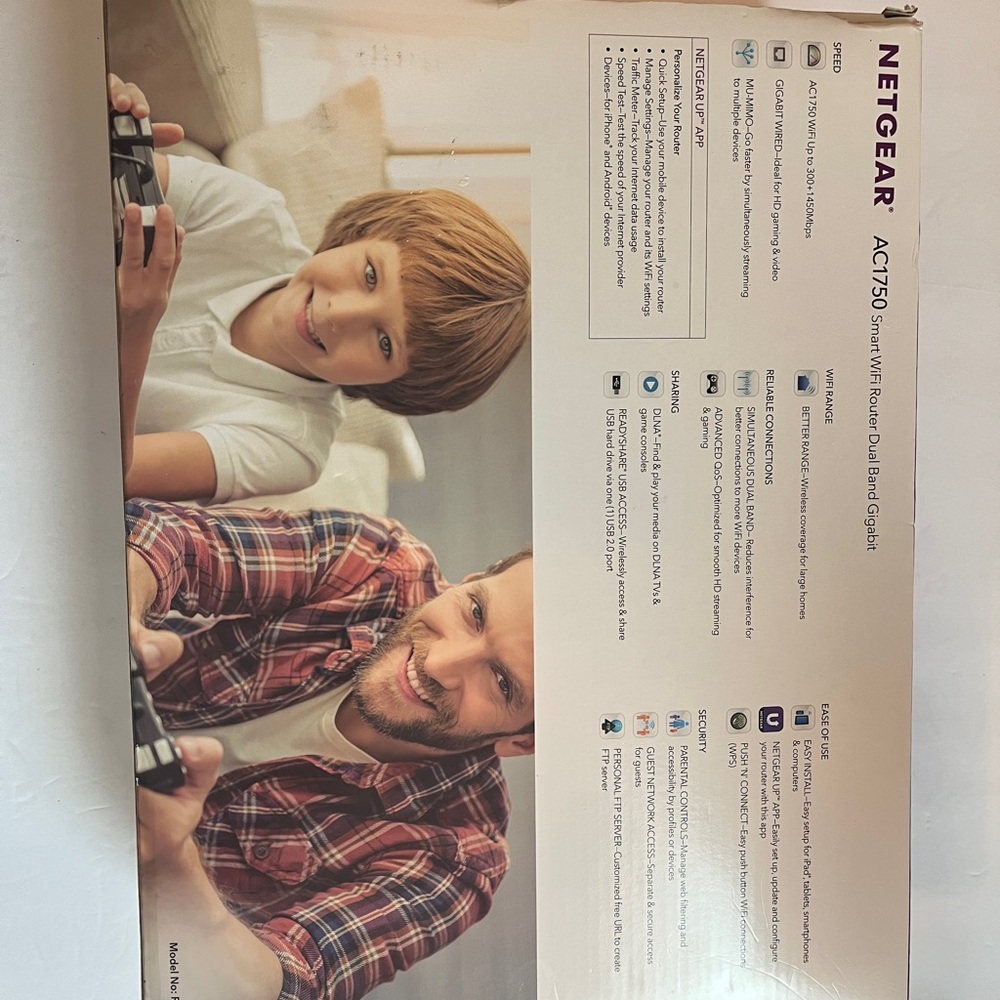 NETGEAR Dual-Band WiFi Router - Black - Picture 4 of 7